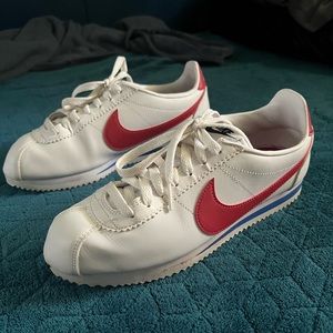 Nike Cortez
Women's Shoes